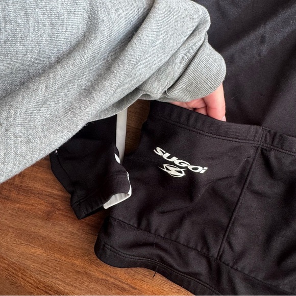Sugoi Black Quarter Zip Cycling Jacket Size L Athletic Fit Y2K Racer Striped - Picture 5 of 7